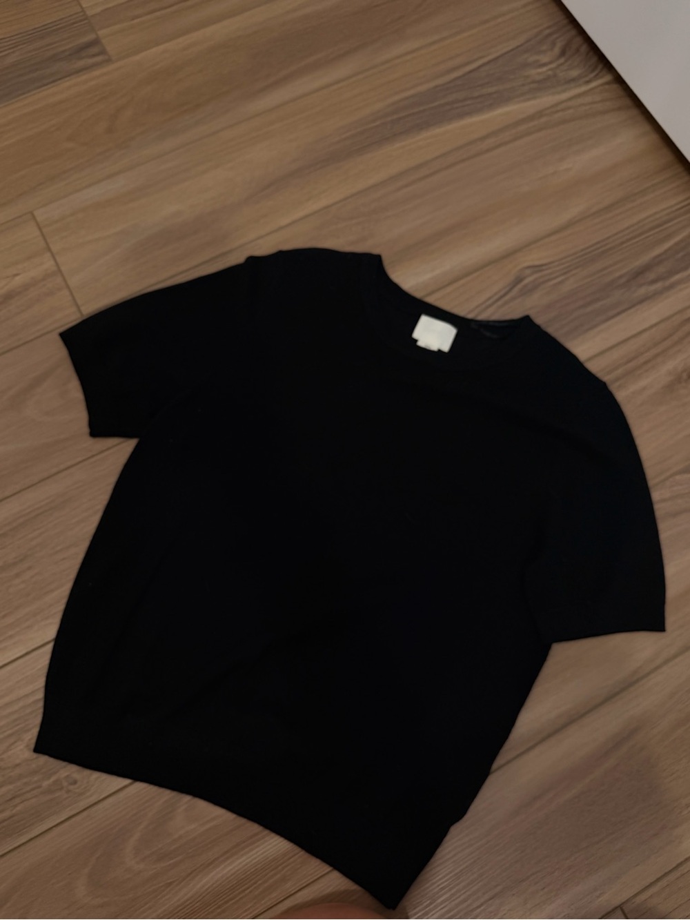 H&M Black Crewneck Short-Sleeve Sweater top